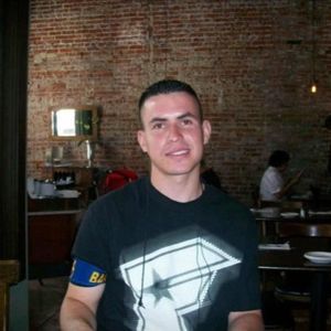 Meet your Posher, Carlos